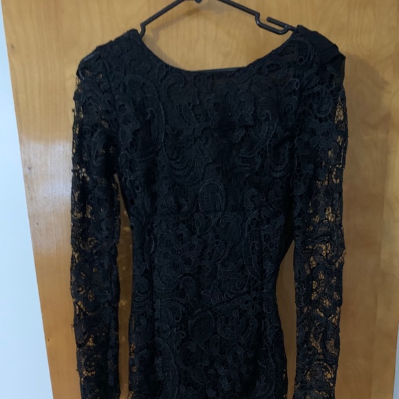 Lace dress - Picture 3 of 4